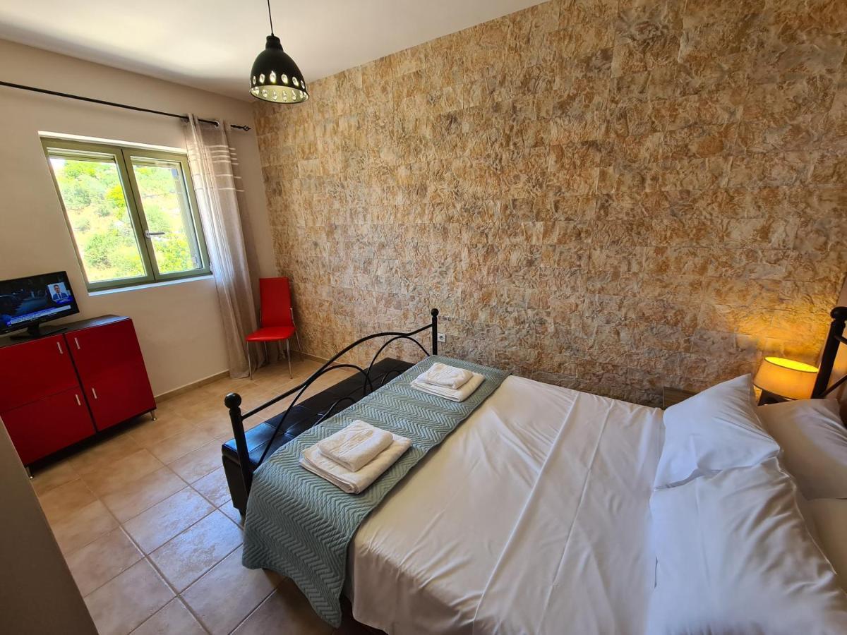 Stoúpa Leopolis Villas מראה חיצוני תמונה